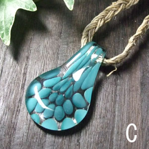 ガラスネックレス